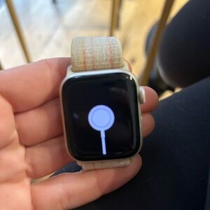 Apple Watch SE w Nike band